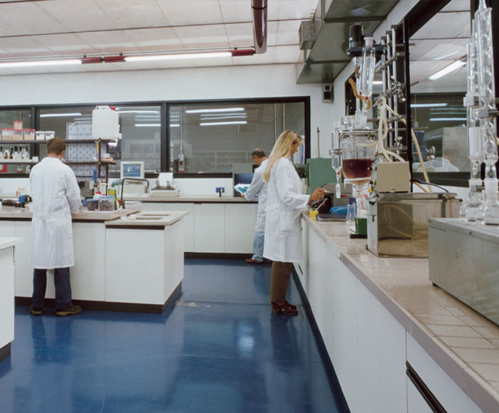 laboratorio-chimico-agrate-dermochimica1