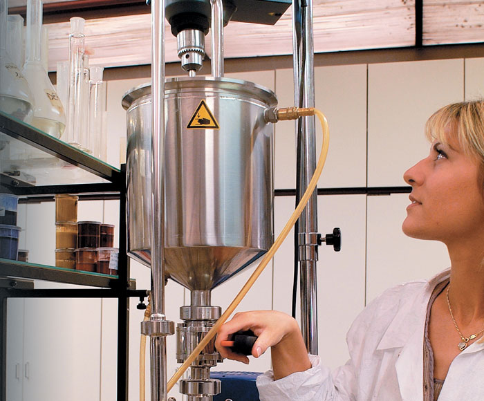 laboratorio-chimico-agrate-dermochimica3